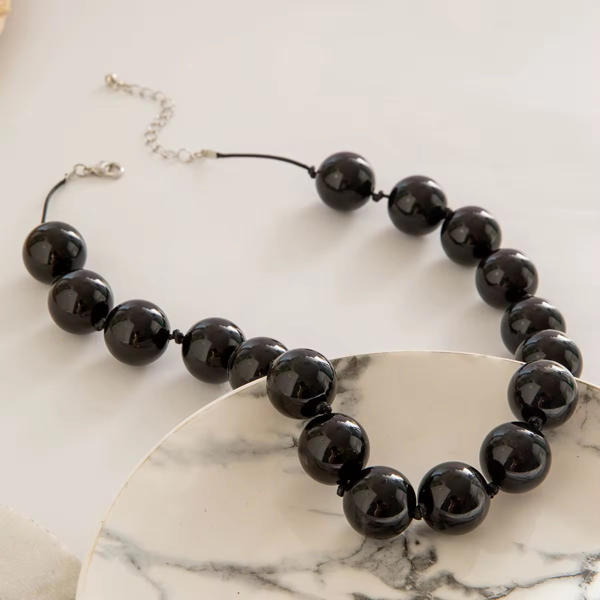 Tocona New Colorful Big Bead C - огляд і ціна Resin Art Necklace