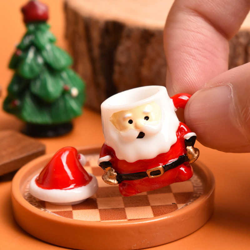 Mini Santa Teacup Ornament - R - огляд і ціна Resin Art Decor
