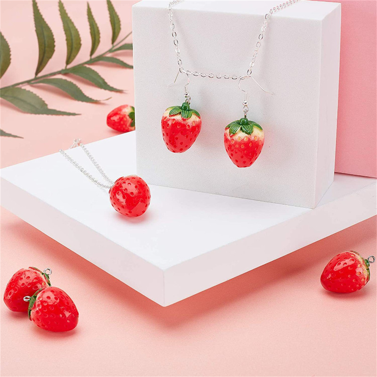 SG04 Cute 5pcs Strawberry Frui - огляд і ціна Resin Art Necklace